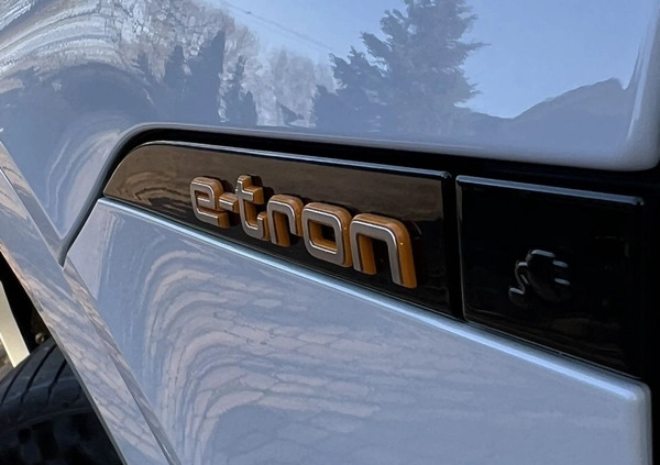 Audi e-tron cena 246000 przebieg: 24084, rok produkcji 2020 z Słubice małe 704